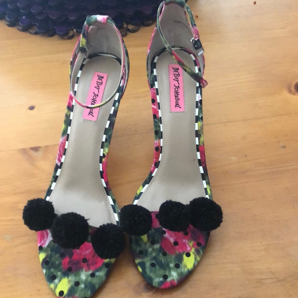 Betsey Johnson Lylly